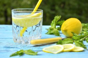 Вода с лимоном для похудения: рецепты приготовления и отзывы о средстве