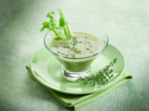 Правильные рецепты сельдереевого супа для похудения и его полезные свойства